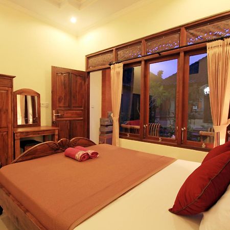 Kt. Kuaya Home Stay Ubud Quarto foto